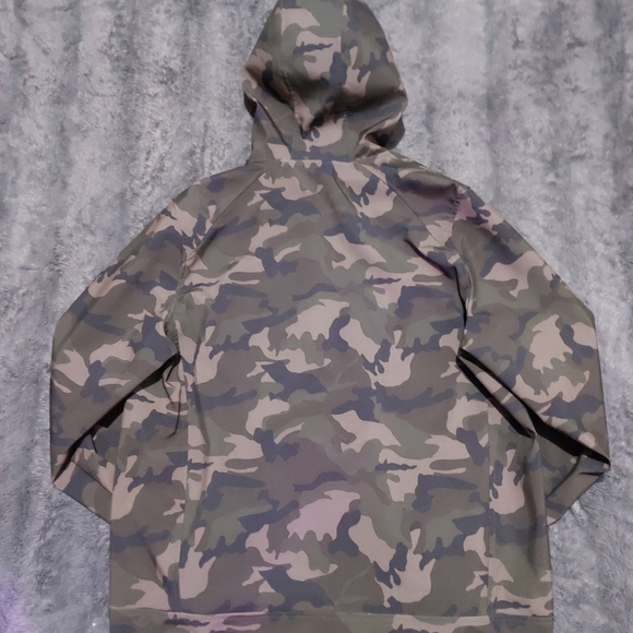 Men Camo Windbreaker (L) - Picture 2 of 2